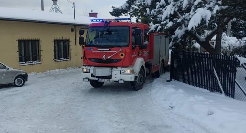 OSP Łodygowice  kontra niebezpiecznie zwisający konar