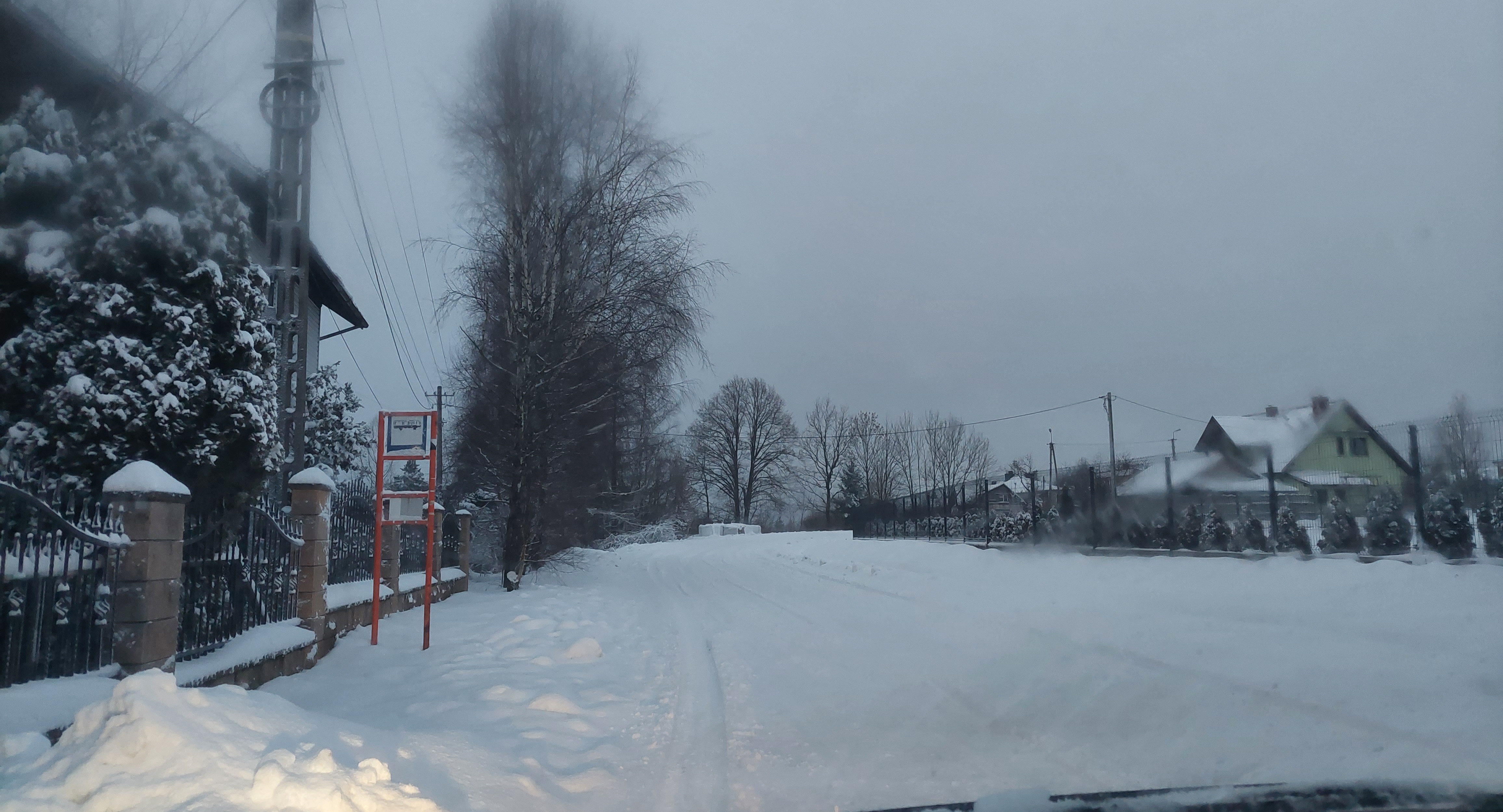 Warunki na naszych drogach z minuty na minutę są coraz trudniejsze