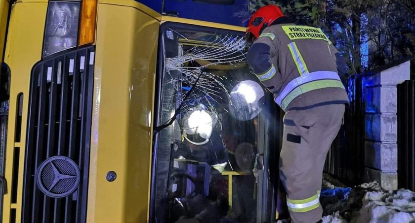 Wypadek w Rychwałdzie są osoby poszkodowane 