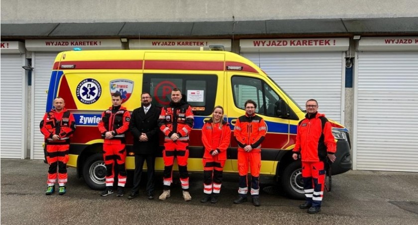 Nowy ambulans w żywieckim pogotowiu