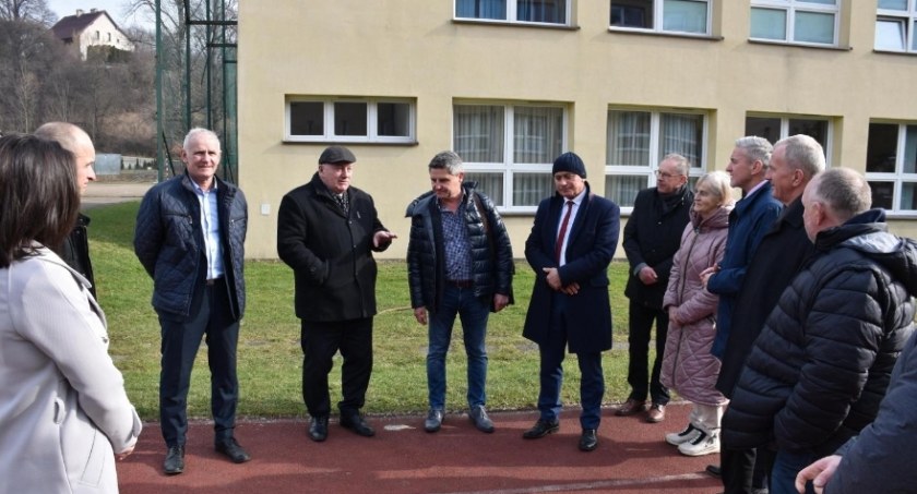 Będzie remont boisk przy Zespole Szkół Mechaniczno-Elektrycznych w Żywcu 