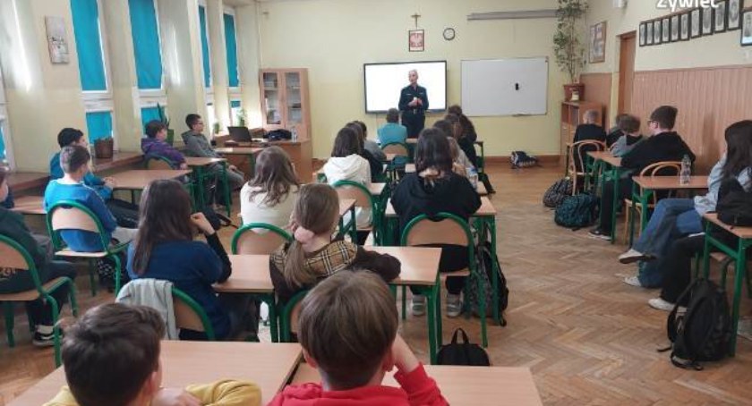 O cyberprzemocy i przemocy rówieśniczej