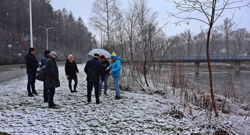 Będzie nowa kładka pieszo-rowerowa nad Koszarawą 
