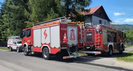 Pożar instalacji fotowoltaicznej w Cięcinie skutecznie opanowany przez strażaków