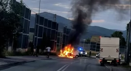 Pożar auta w Łodygowicach ul Kasztanowa szybko ugasz&hellip;
