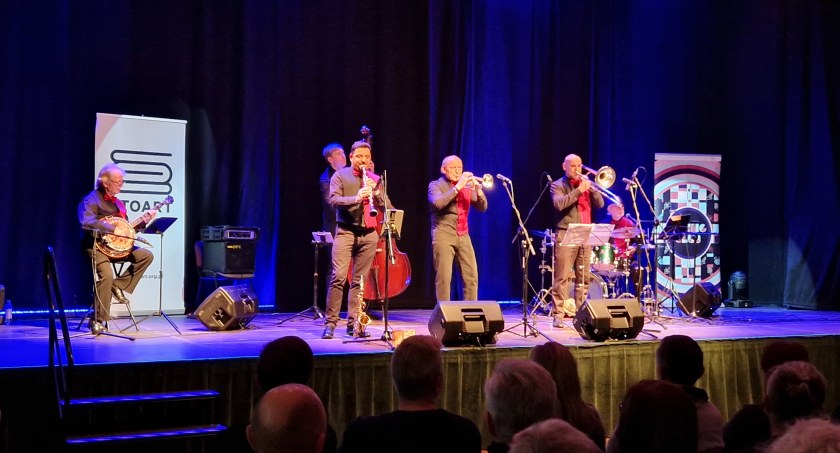 KONCERT FIVE O’CLOCK ORCHESTRA