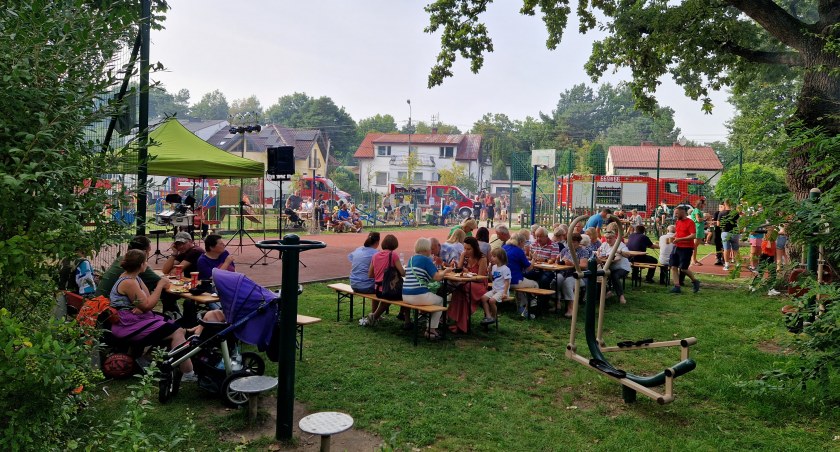 PIKNIK SOŁECKI W IZABELINIE B