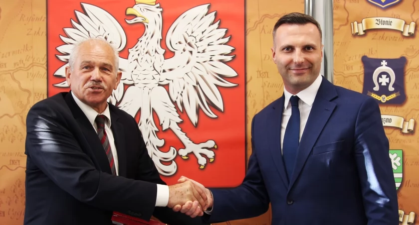 NOWE WŁADZE W POWIECE WARSZAWSKIM ZACHODNIM