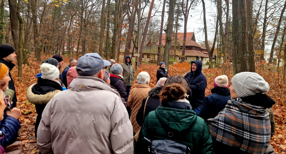 SPACER HISTORYCZNY PO OŚRODKU W LASKACH