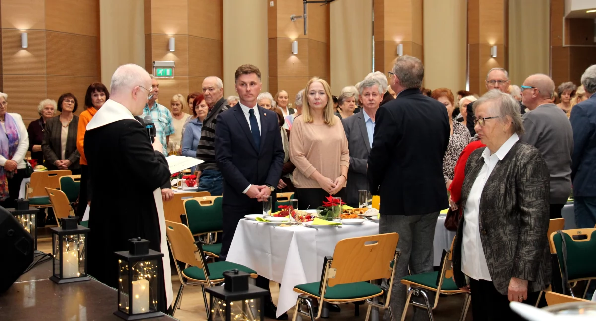 DOROCZNE WIGILIJNE SPOTKANIE SENIORÓW 