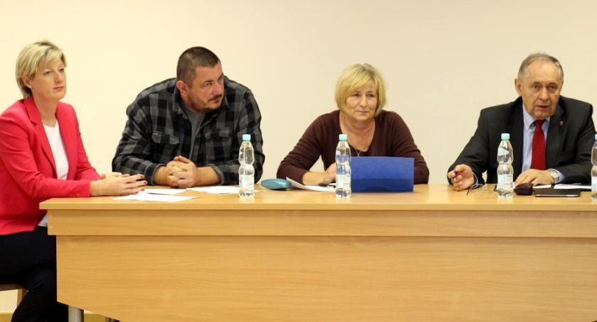 PRZEDWYBORCZA DEKLARACJA WÓJTA NA ZEBRANIU Z MIESZKAŃCAMI SIERAKOWA