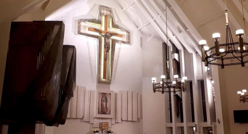 TRWA MALOWANIE ŚWIĄTYNI W LASKACH