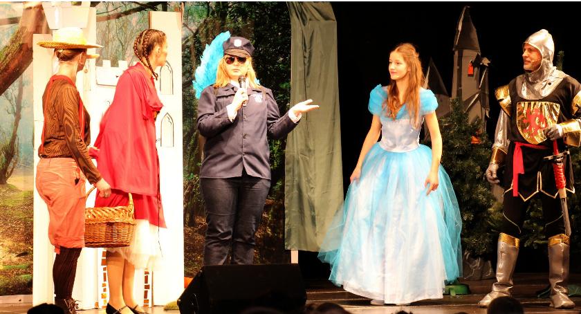 TEATR 