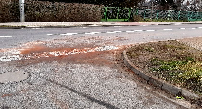 KOLIZJA DWÓCH AUT W TRUSKAWIU
