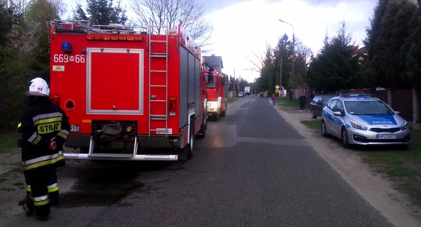 POŻAR DOMU NA JEDNEJ Z ULIC LASEK