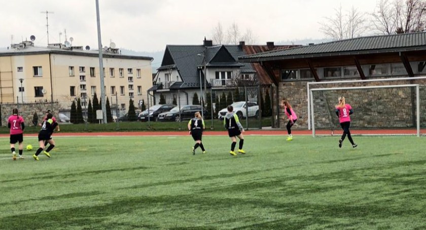 Licealiada Ośrodka Sportowego Nowy Targ w w piłce nożnej dziewcząt - Pierwszy raz w historii sportu szkolnego