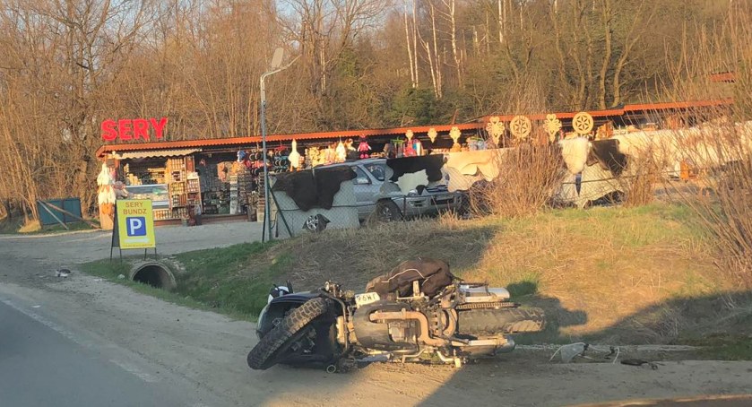 Wypadek na zakopiance - kierowca motocykla trafił do szpitala