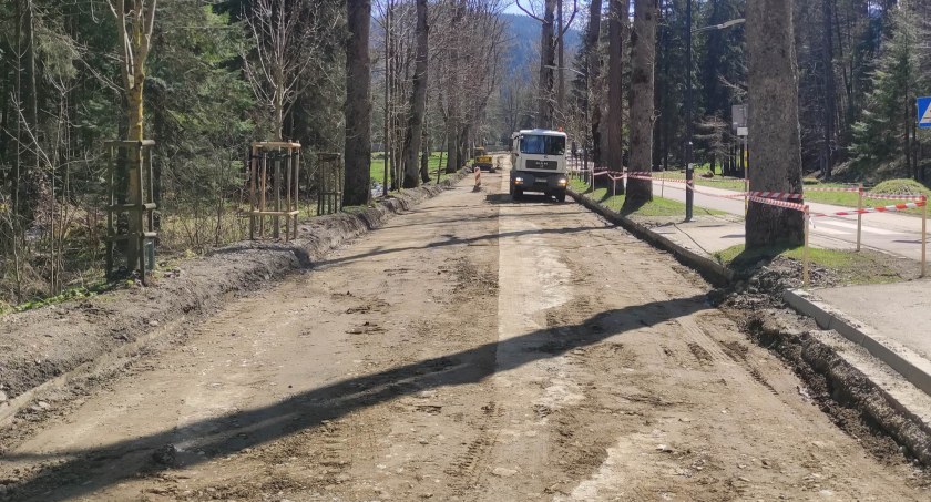 Droga do Kuźnic otwarta na majówkę