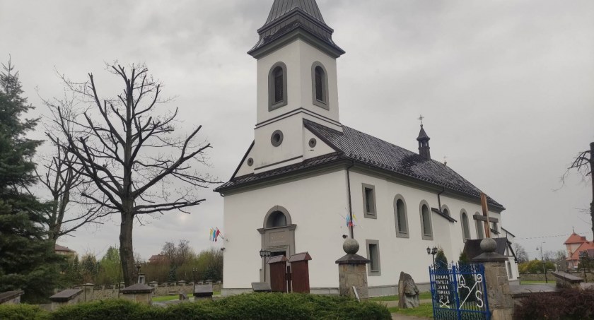 Wielkie święto parafii w Rabie Wyżnej - odpust, wniesienie relikwii św. Floriana i jubileusz 60-lecia kapłaństwa kard. Stanisława Dziwisza