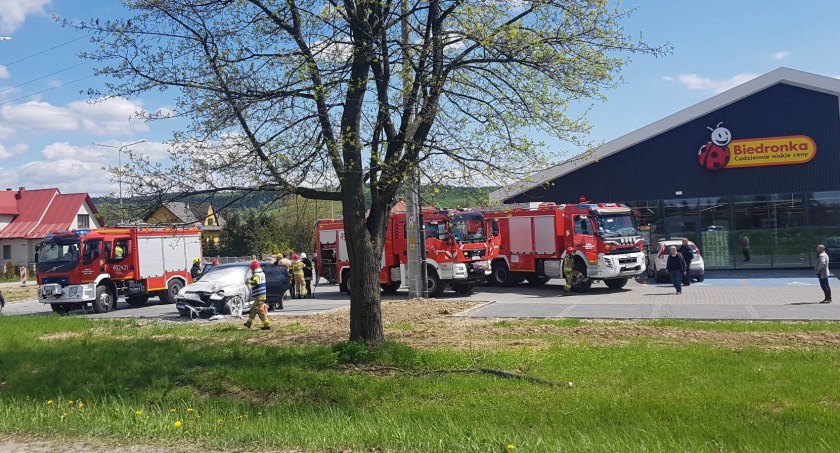 Pożar porsche pod Biedronką