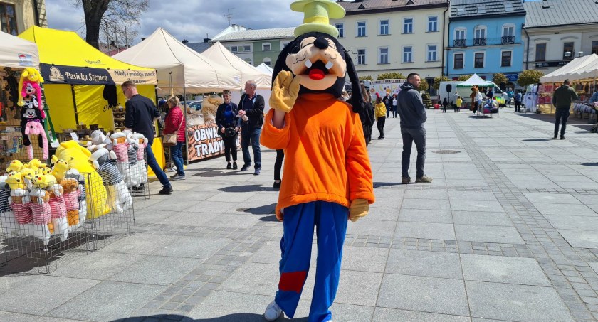 Na Rynku w Nowym Targu trwa zdrowy piknik rodzinny 