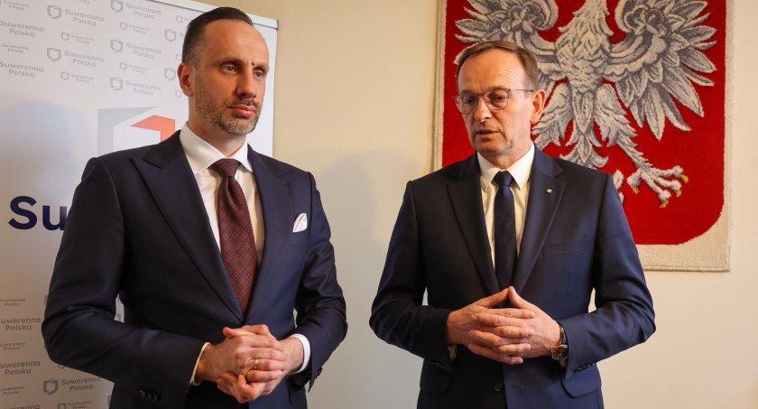 Odnawialne źródła energii w natarciu - wiceministrowie Janusz Kowalski i Edward Siarka na konferencji w Nowym Targu 
