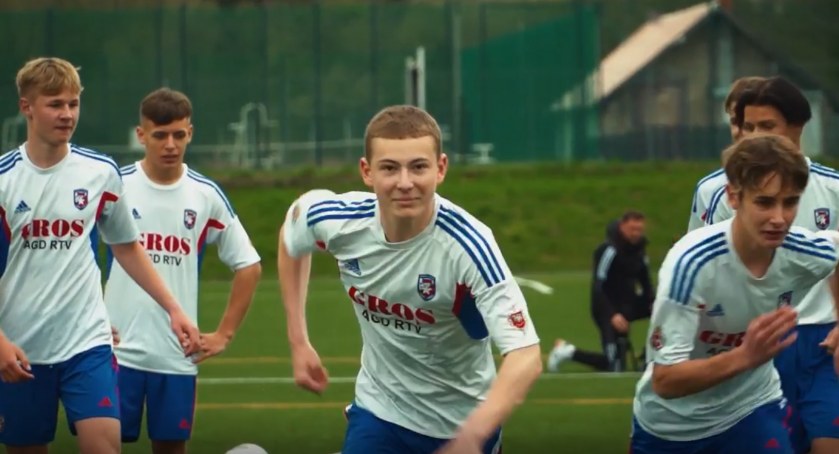Rekrutacja do bezpłatnej klasy sportowej w Czarnym Dunajcu o profilu piłka nożna 