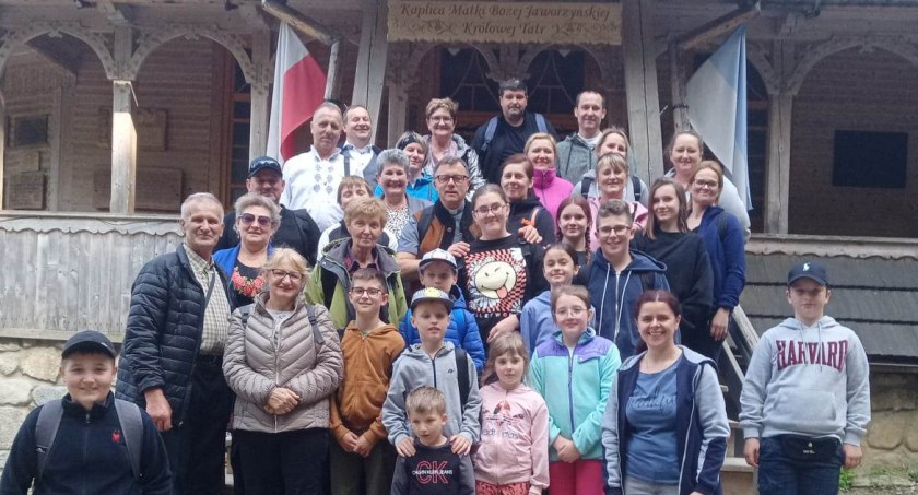 Członkowie i sympatycy oddziału Związku Podhalan Podczerwone - Koniówka z pielgrzymką na Wiktorówkach 