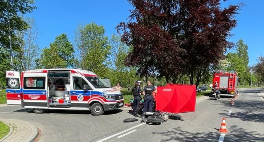 Zderzenie motocykla z samochodem osobowym 