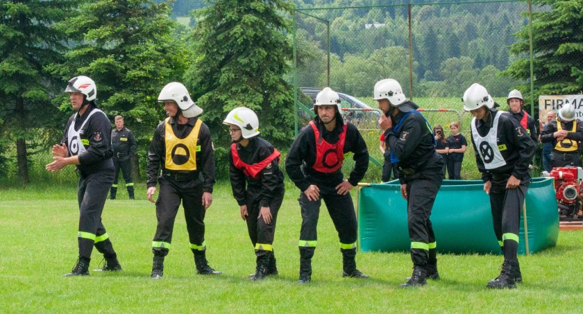 Druhowie z OSP Spytkowice i druhny z OSP Skawa najlepsze - wielkie święto dla fanów pożarnictwa w Rabie Wyżnej