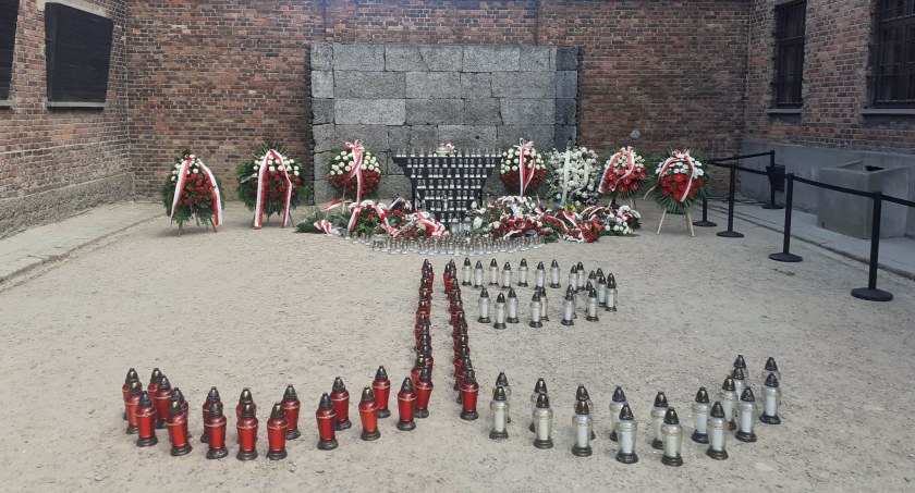 Podhalanie na obchodach 83. rocznicy I transportu Polaków do KL Auschwitz