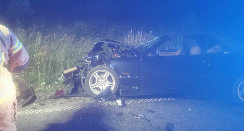 Młody kierowca BMW stracił prawo jazdy po kolizji w Czarnym Dunajcu