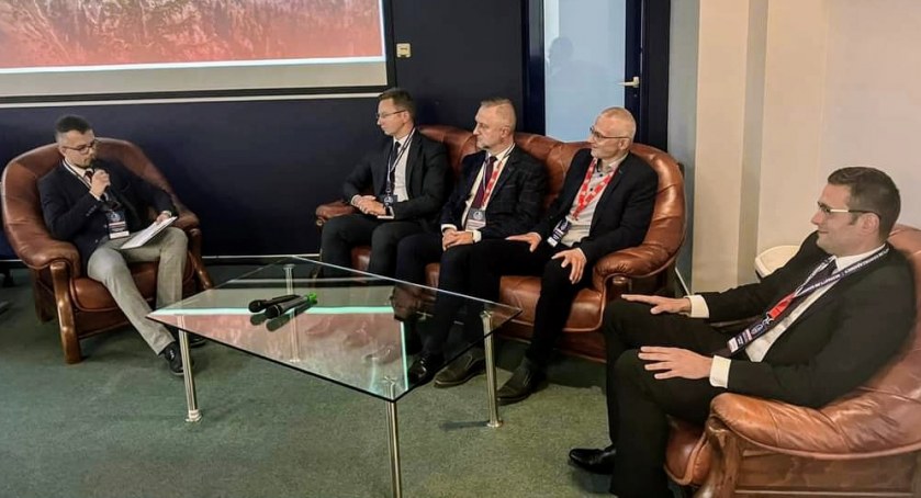 Nowotarżanie na konferencji samorządowo-gospodarczej w Nowym Sączu