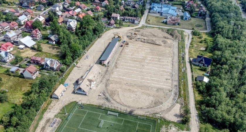 Trwa przebudowa Stadionu Miejskiego w Czarnym Dunajcu - powstaje Transgraniczne Centrum Rozwoju Sportu