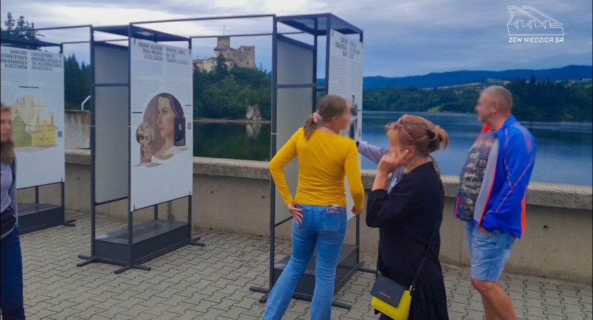 Wystawa z okazji jubileuszu 5-lecia Instytutu Polonika ma Koronie Zapory w Niedzicy