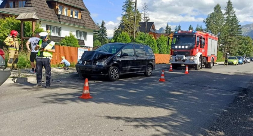 Zderzenie trzech samochodów 