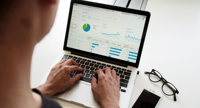 Jak podnieść sprzedaż sklepu internetowego? Sprawdzone strategie marketingu internetowego, które przyniosą Ci realne zyski!