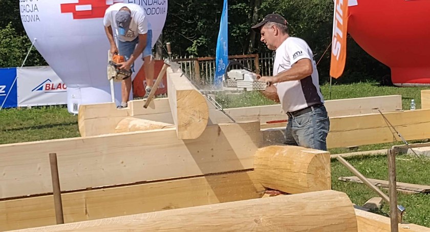Drewniane domy i kunszt rzemiosła - 2 dzień Targów Cieśli w Chochołowie