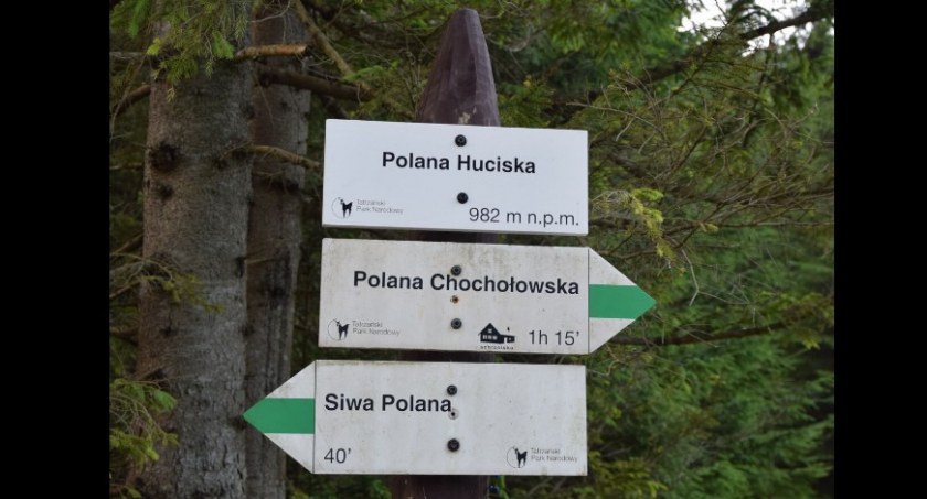 Policjanci pomogli seniorowi w Dolinie Chochołowskiej szukającemu schronienia przed burzą