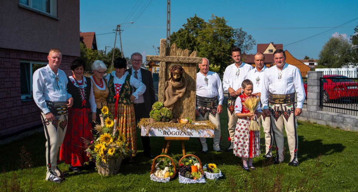 Uroczyste dożynki zwieńczeniem IX Rogoźnickich Dni Sportu i Rozrywki
