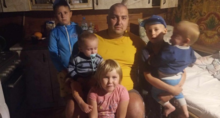 Krzysztof prosi o pomoc - zmaga się z nowotworem, a jest jedynym żywicielem piątki dzieci