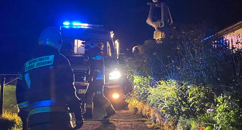 Uratowali życie starszej kobiecie