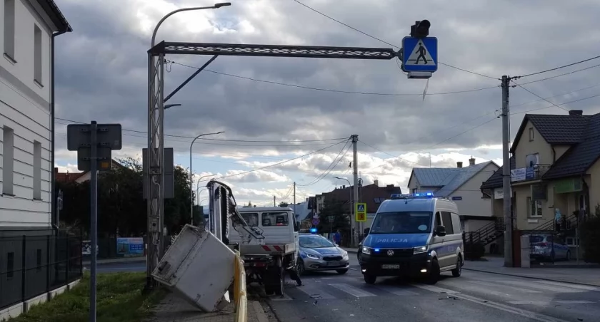 Groźny wypadek podczas prac nad przejściem dla pieszych