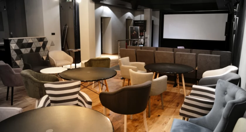 Kino Miejsce listopadowy repertuar 