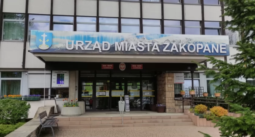 Zmiana organizacji ruchu w Dniu Wszystkich Świętych