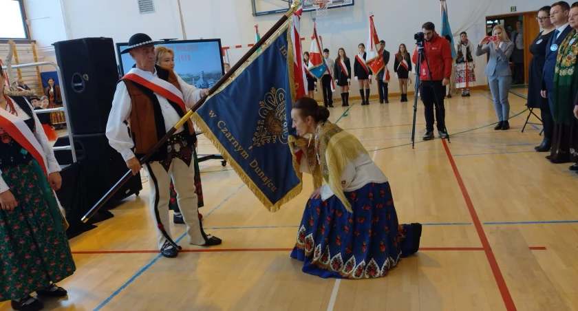 Uroczystość nadania imienia Szkole Podstawowej im. Legionów Polskich w Czarnym Dunajcu