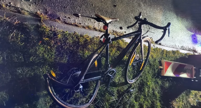 Rowerzystka zabrana do szpitala - na drodze został but