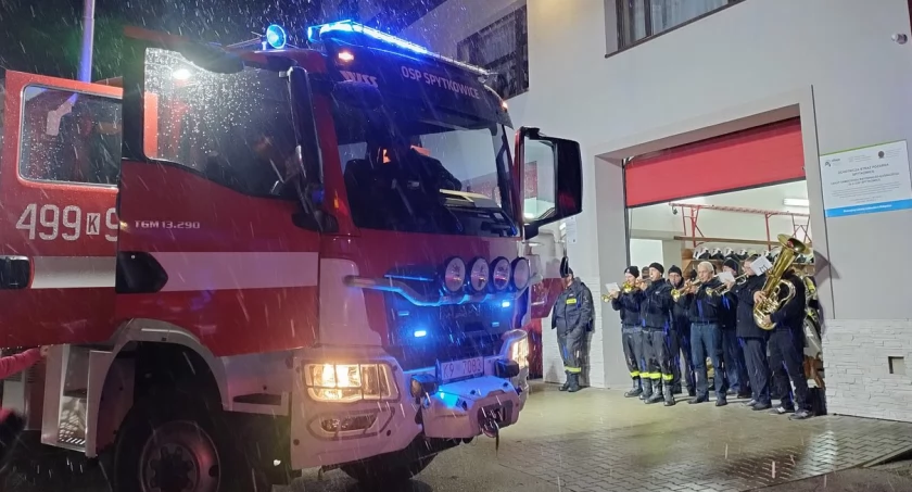 Druhowie OSP Spytkowice powitali nowy samochód ratowniczo-gaśniczy