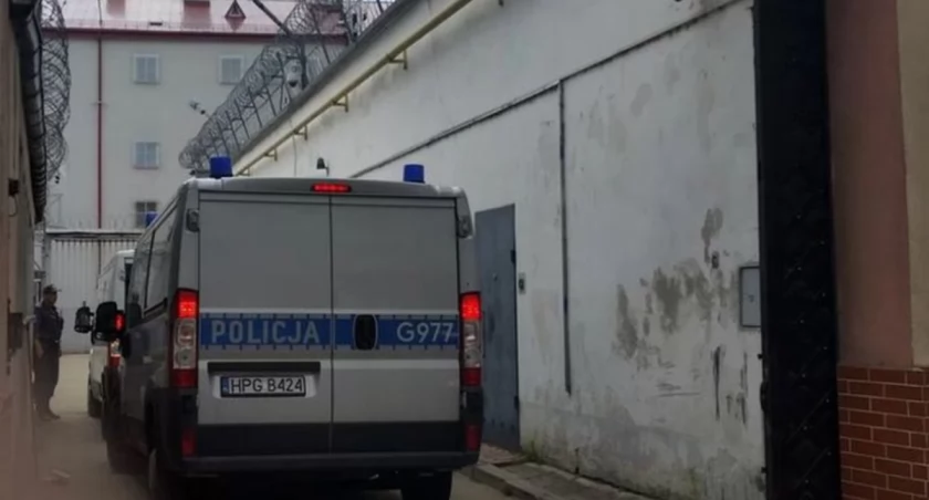 Kadeci w… więzieniu