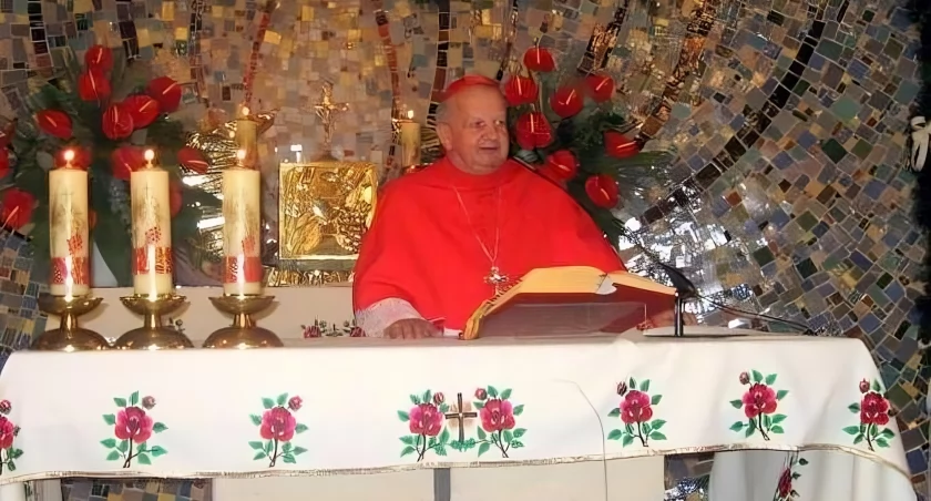 Kardynał Stanisław Dziwisz najbliższe dni spędzi w szpitalu - kuria prosi o modlitwę